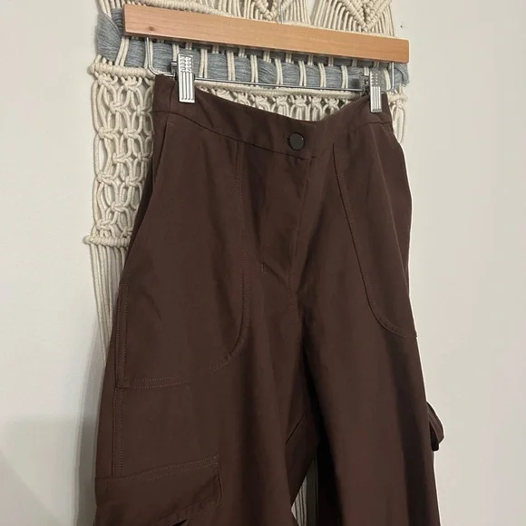 Lululemon Light Utilitech Cargo Pocket Pant - Picture 5 of 12